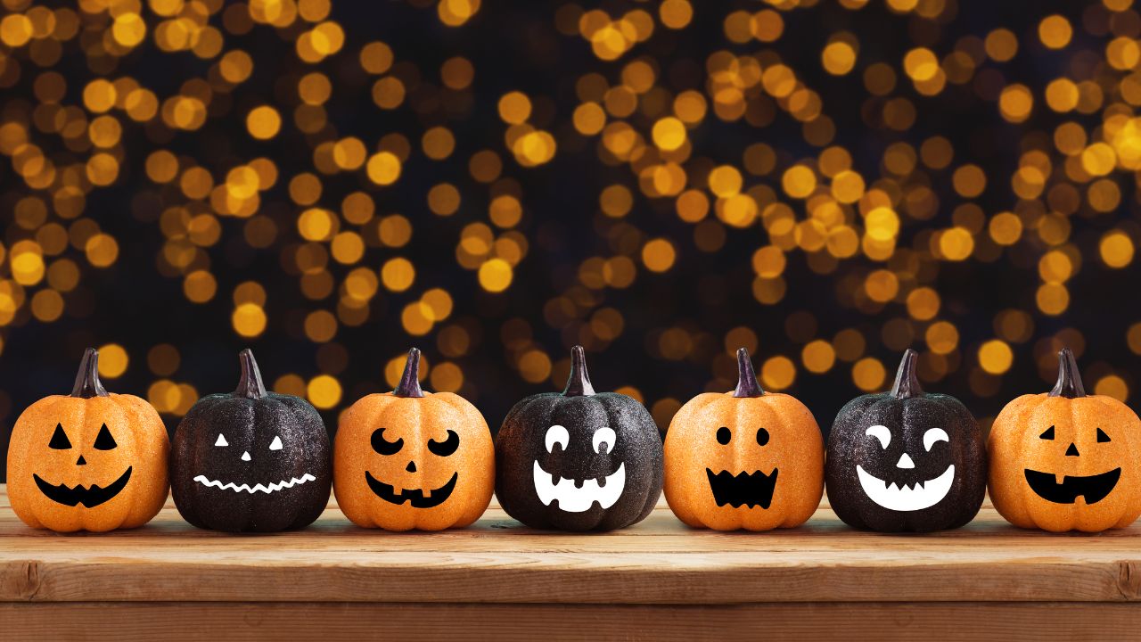 Spooky Scents for Halloween Using Essential Oils